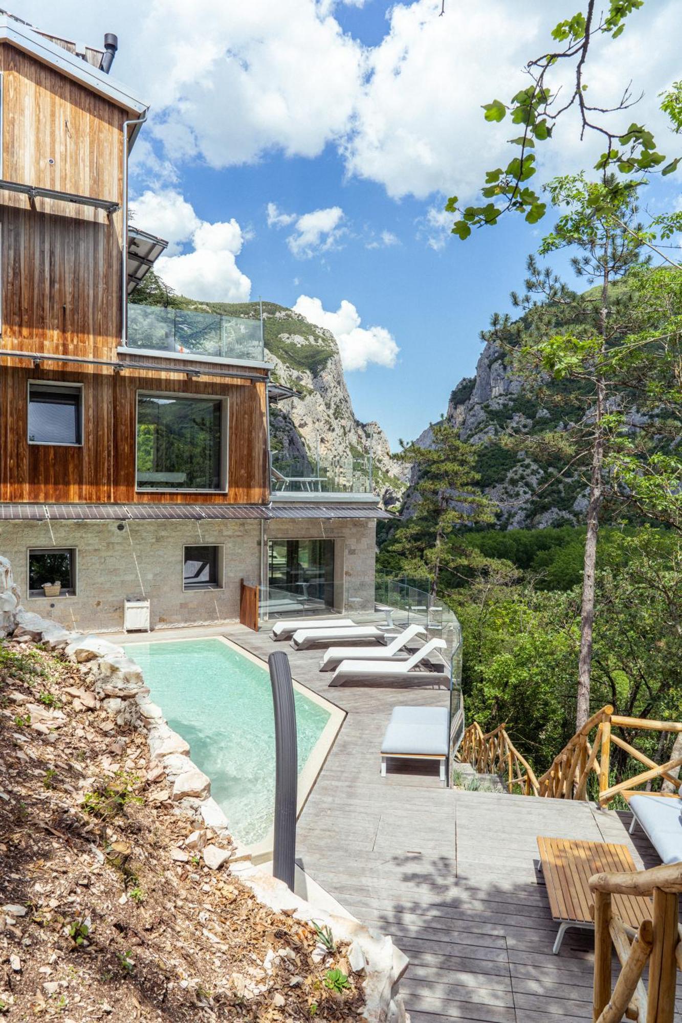 La Forestale Luxury Ecolodge Piano Terra- Appt アックアラーニャ エクステリア 写真